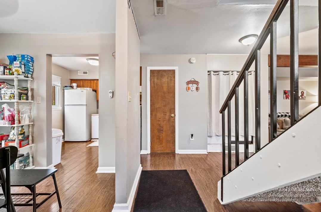 416 College Park Dr, Moon Twp, PA 15108-2311