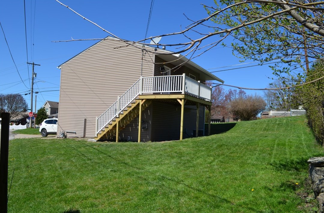 152 Wills Rd, New Kensington PA  15068-5243 exterior