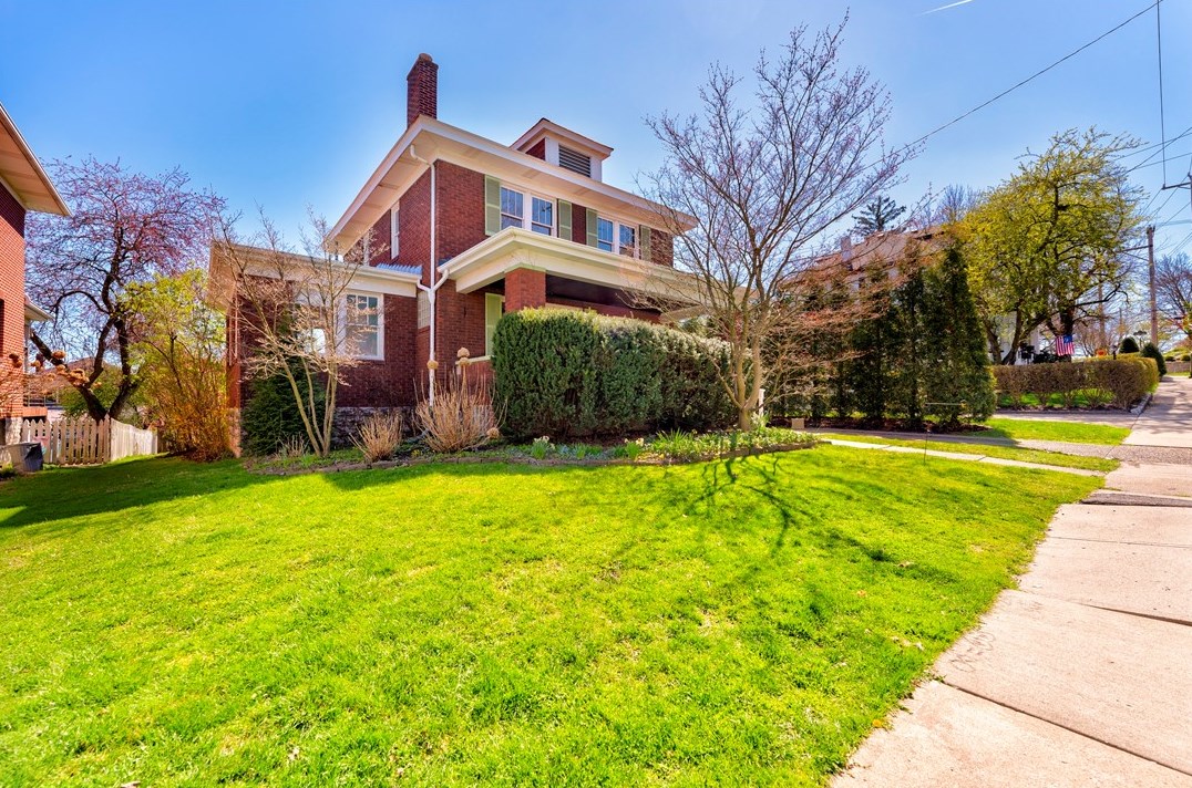 301 Arden Rd, Pittsburgh, PA 15216-1421