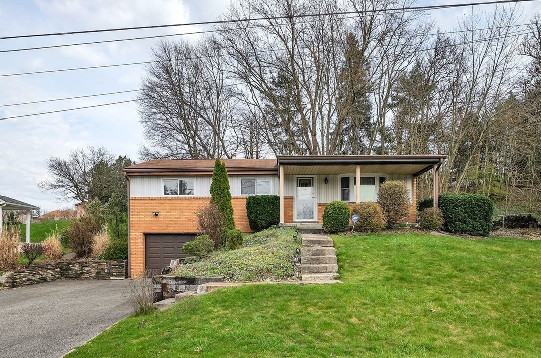 124 Carousel Dr, Delmont, PA 15626