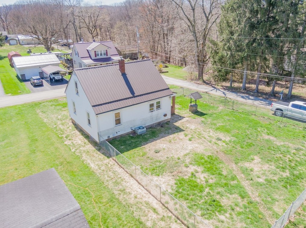 1134 Overlook Dr, Vandergrift PA  15690-6131 exterior