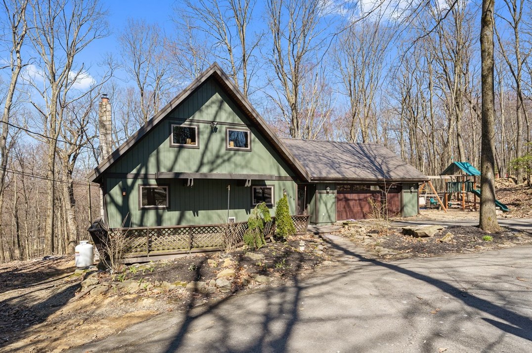 166 Horse Shoe Bend Rd, Acme, PA 15610