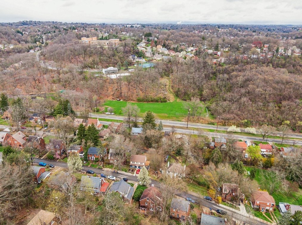 700 Cascade Rd, Pittsburgh PA  15221-4606 exterior