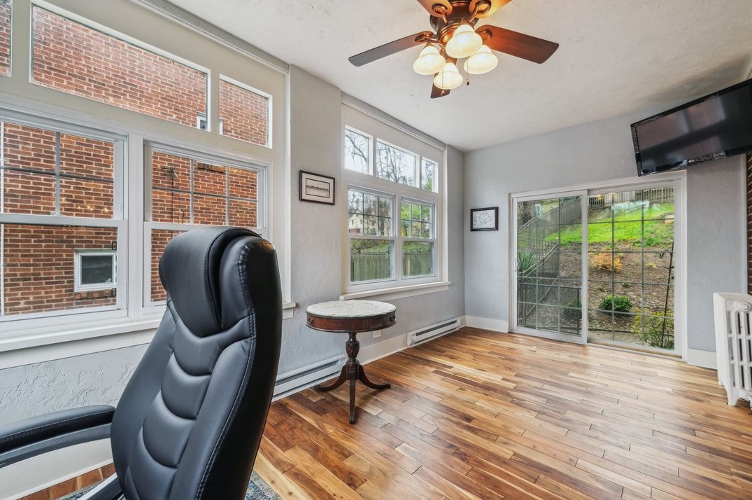 700 Cascade Rd, Pittsburgh PA  15221-4606 exterior