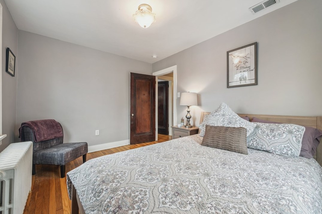 700 Cascade Rd, Pittsburgh PA  15221-4606 exterior