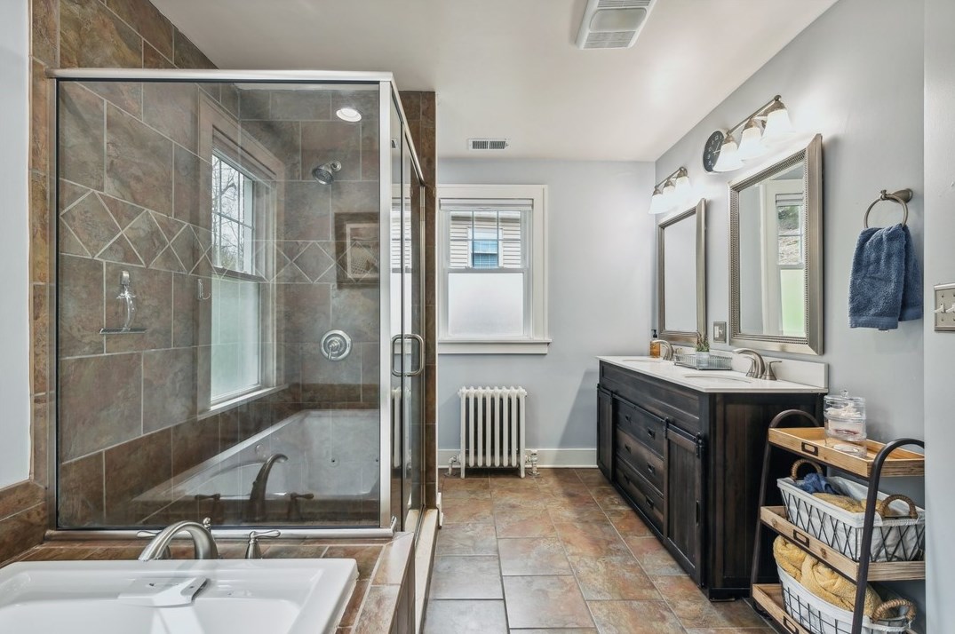 700 Cascade Rd, Pittsburgh PA  15221-4606 exterior