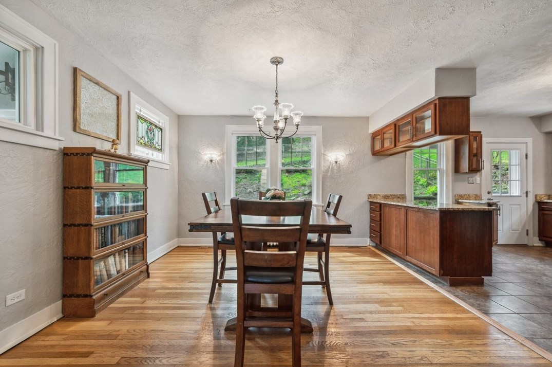 700 Cascade Rd, Pittsburgh PA  15221-4606 exterior