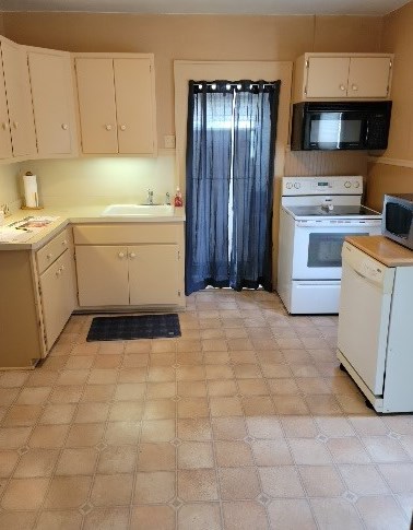 788 Sherman Ave, Hermitage PA  16146-3918 exterior