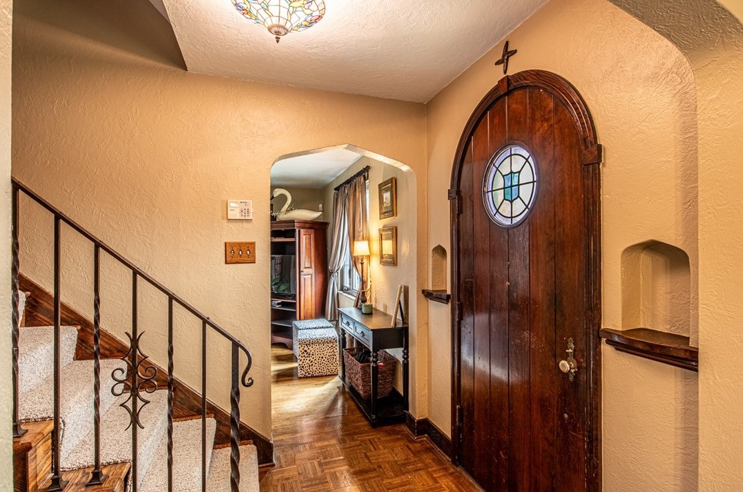 21 Hillcrest Rd, Pittsburgh, PA 15221-3651