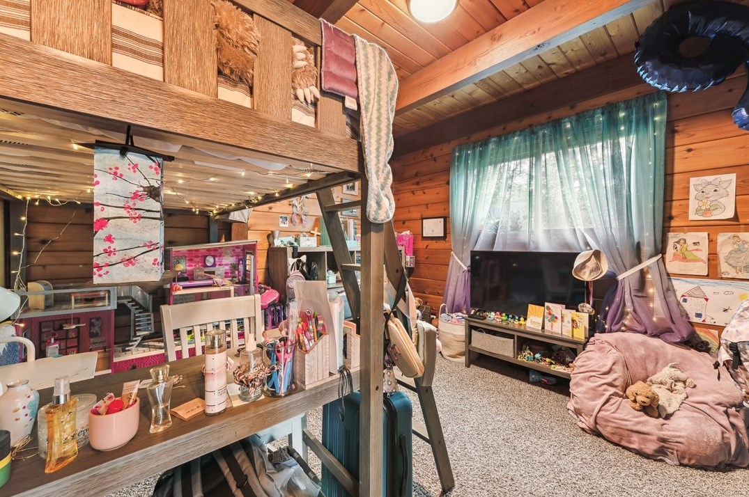 647 Bells Mills Rd, West Newton PA  15089-1842 exterior