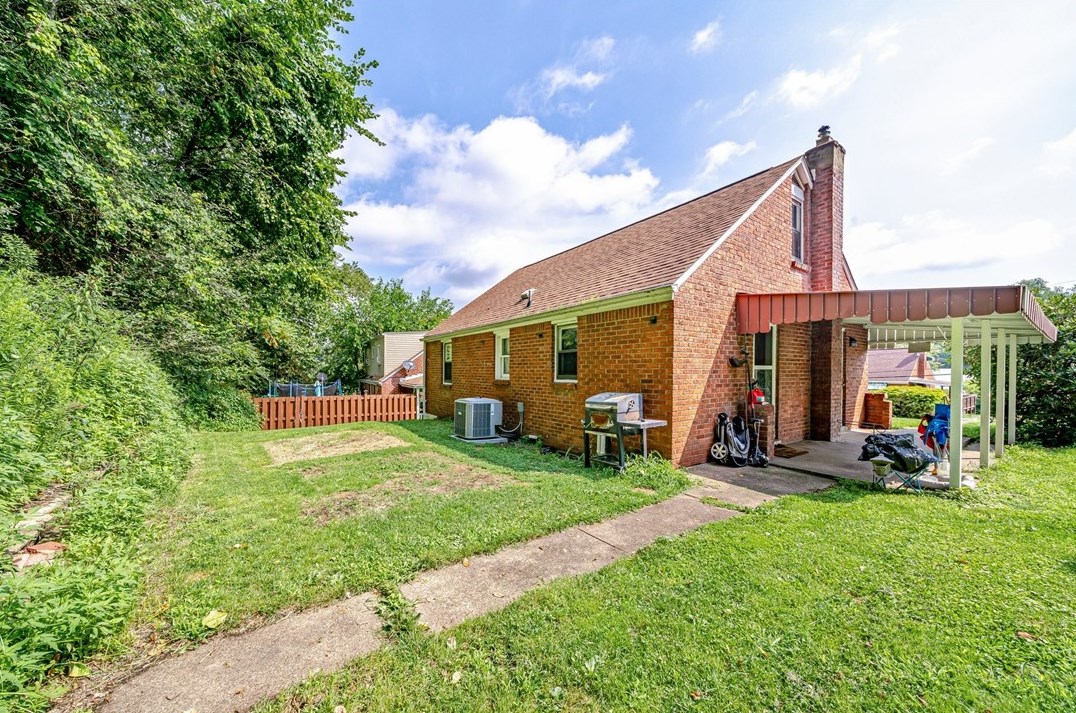 263 Maryellen Dr, North Versailles PA  15137-2446 exterior