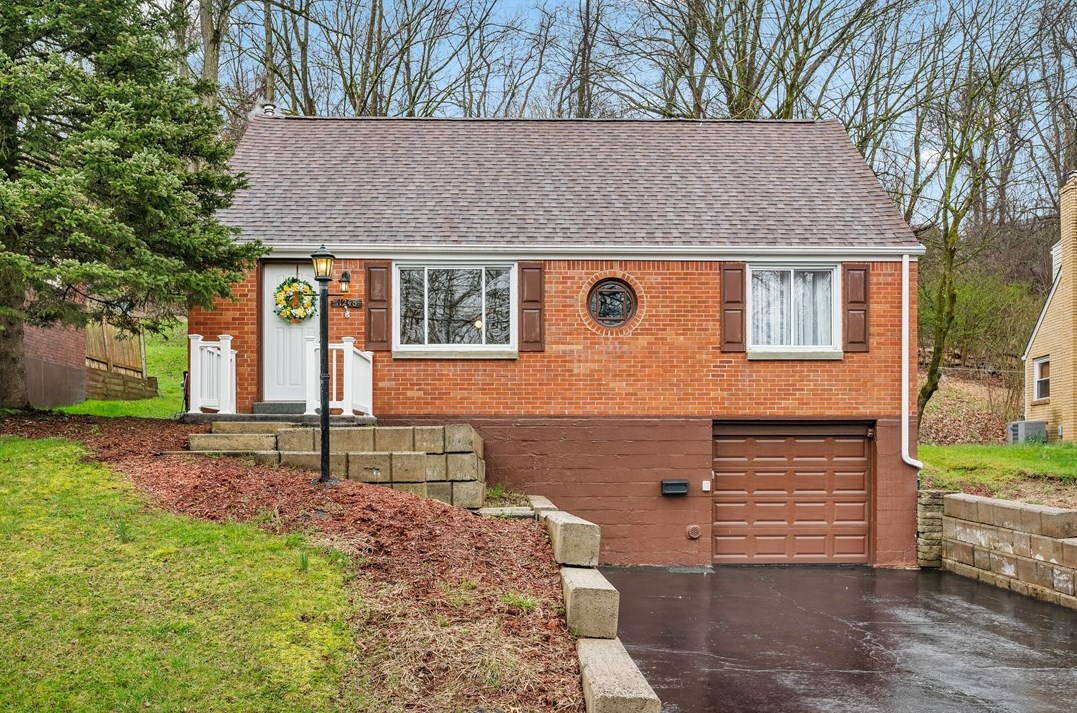 11248 Azalea Dr, Pittsburgh, PA 15235-1820