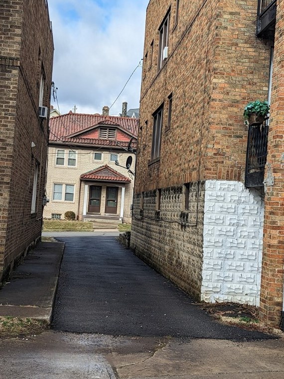 28 Waverly Ave, Pittsburgh, PA 15229-1737