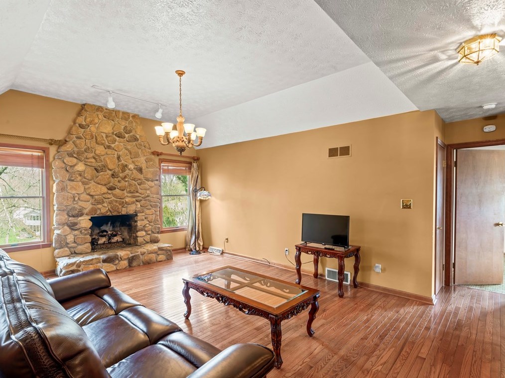118 Holland Dr, Butler PA  16002-7564 exterior