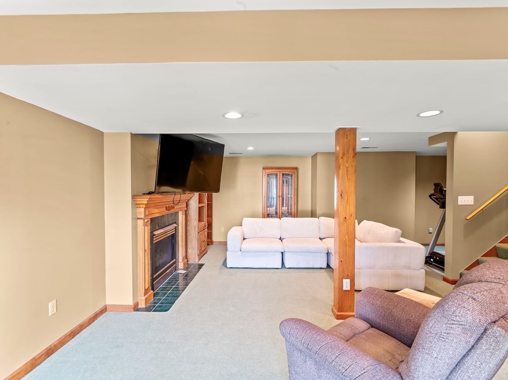 118 Holland Dr, Butler PA  16002-7564 exterior