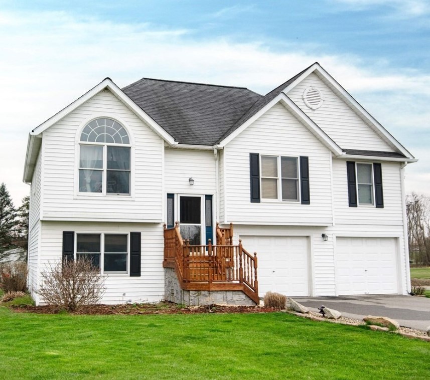 102 Lawrence Ave, Butler, PA 16001-2822
