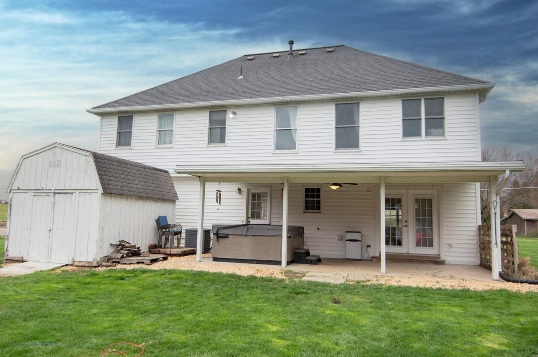 102 Lawrence Ave, Butler PA 16001-2822 exterior