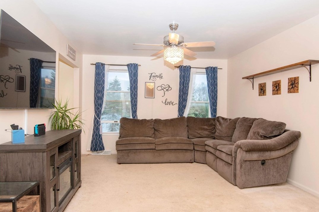 102 Lawrence Ave, Butler PA 16001-2822 exterior