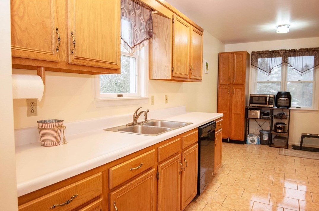 102 Lawrence Ave, Butler PA 16001-2822 exterior