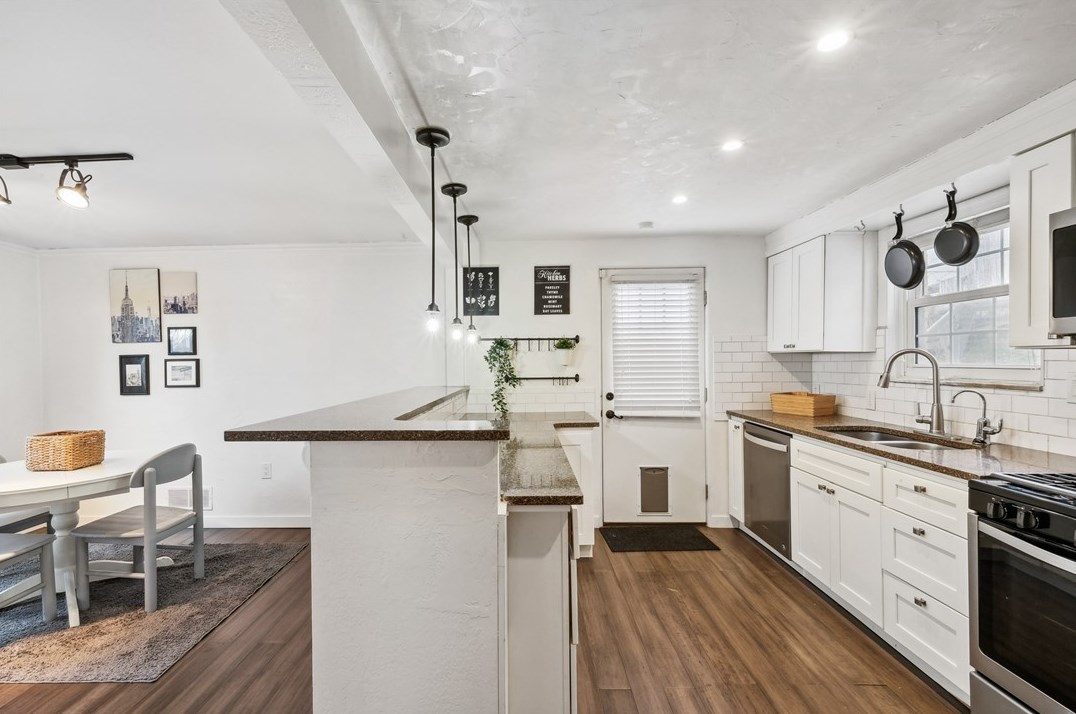 2427 Plainview Ave, Pittsburgh, PA 15226-1547