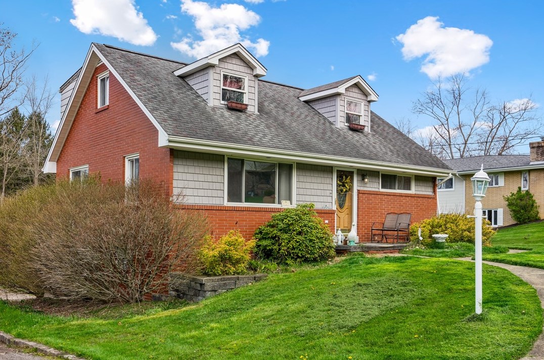 5215 Lew St, Finleyville, PA 15332-1123