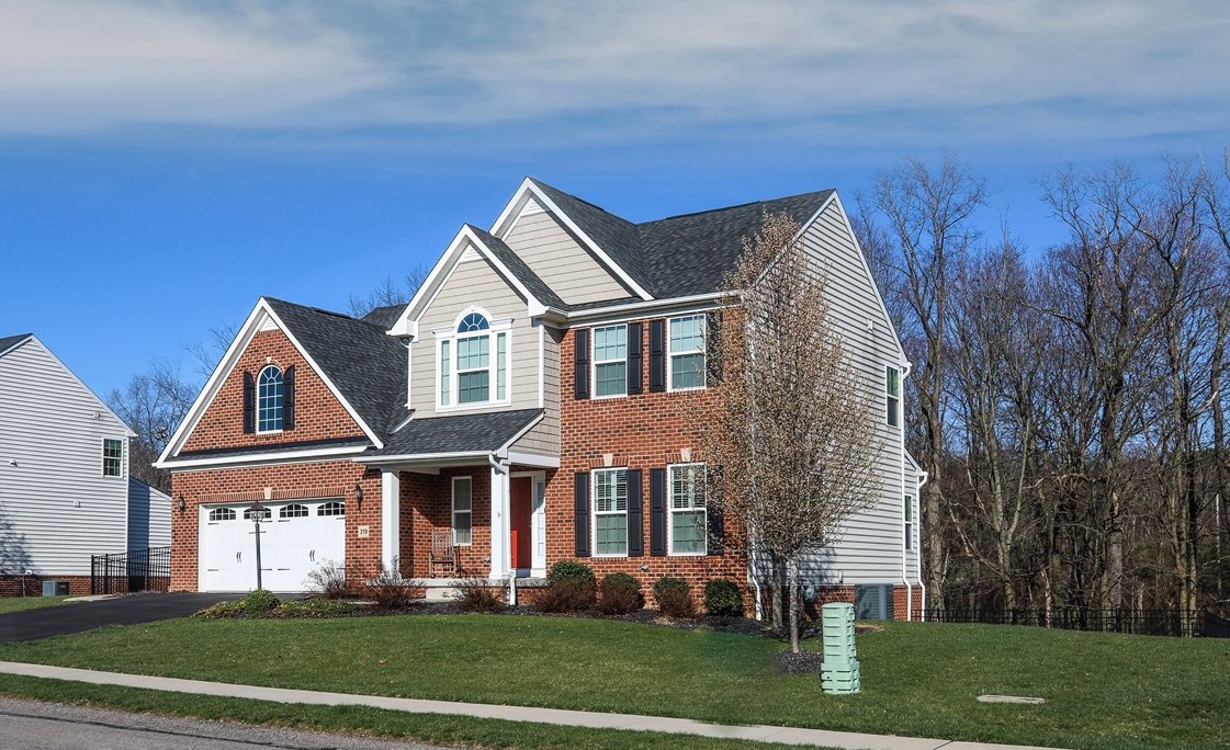 319 Park Edge Dr, Clinton, PA 15026-1787