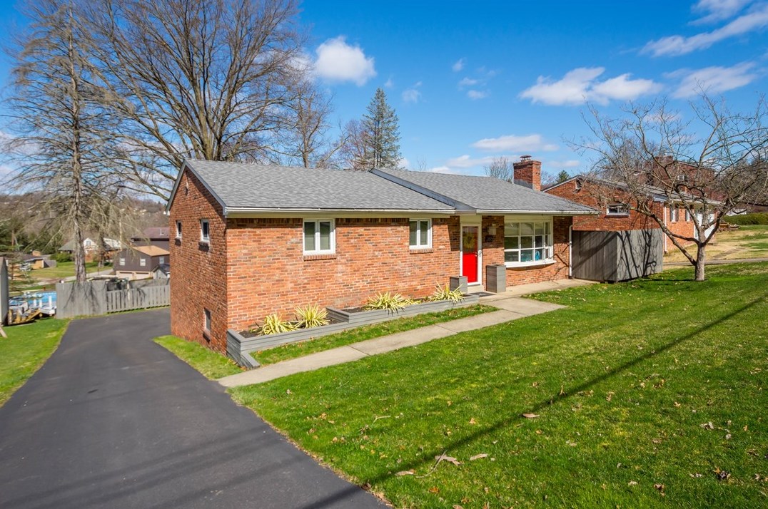 2815 College Park Rd, Allison Park, PA 15101-4110