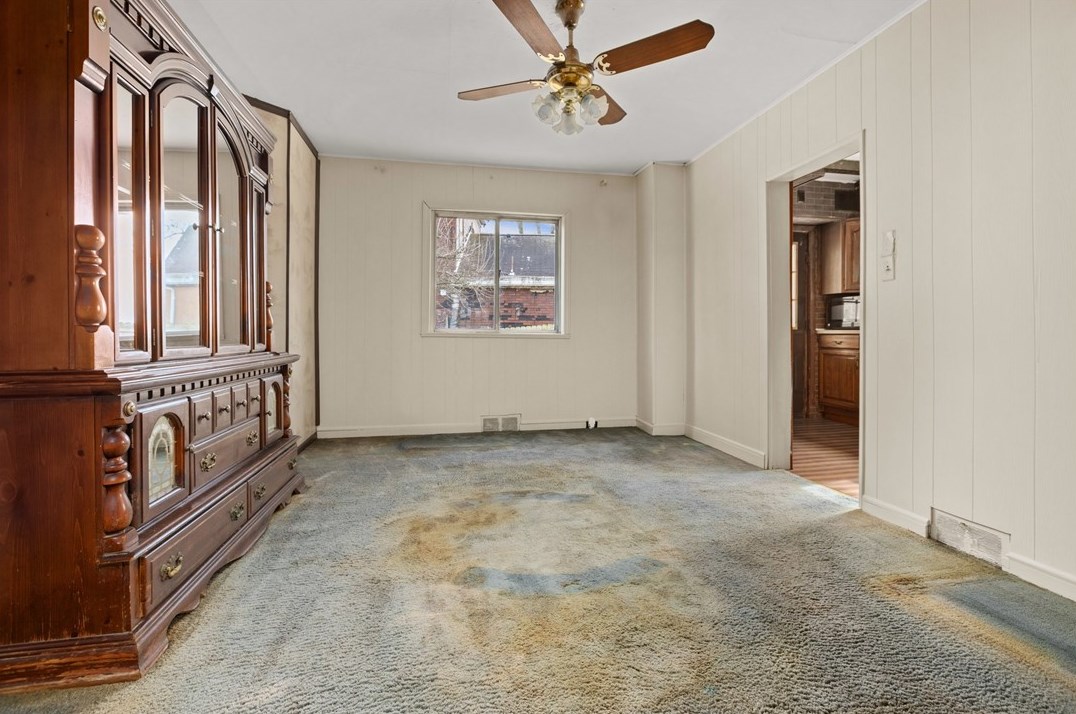 742 Mclain St, Pittsburgh PA 15210-1073 exterior