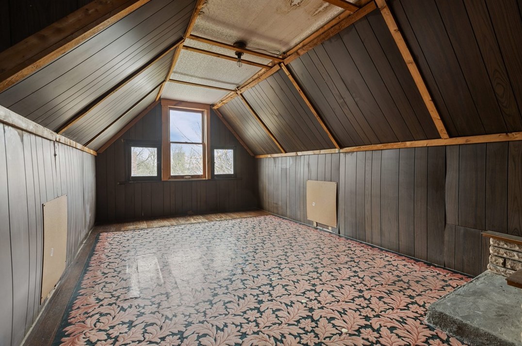 742 Mclain St, Pittsburgh PA 15210-1073 exterior