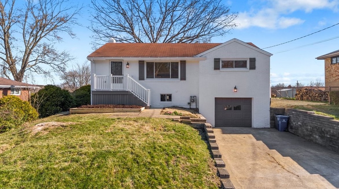 1417 Critchfield Dr, Bridgeville, PA 15017