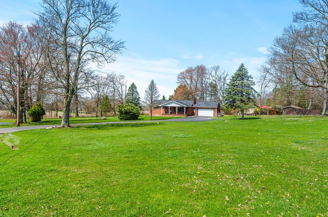 214 Warren Dr, New Castle, PA 16101