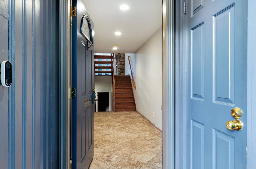 709 Clyde St, Pittsburgh PA  15213-2903 exterior