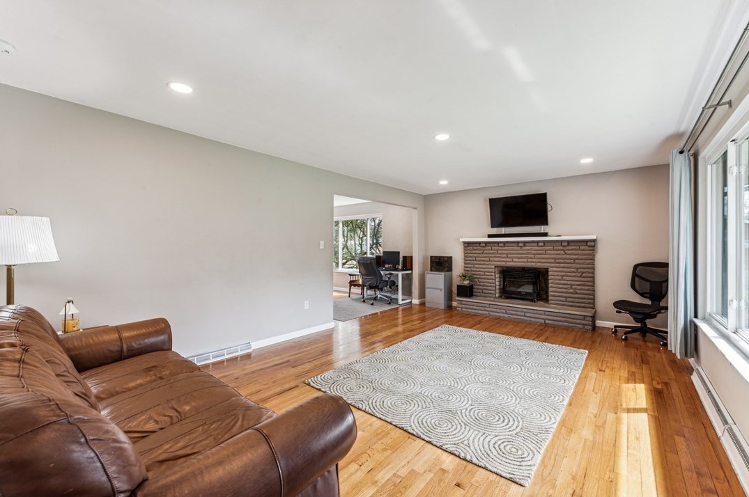 729 Brookview Dr, Greensburg PA  15601-1420 exterior