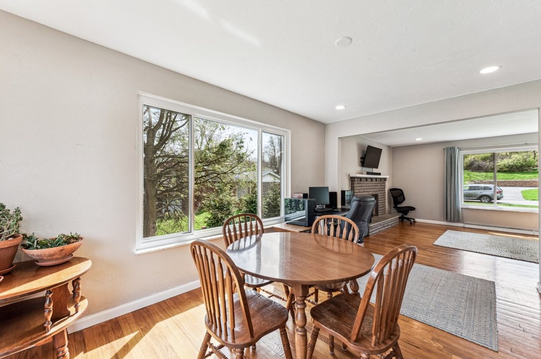 729 Brookview Dr, Greensburg PA  15601-1420 exterior