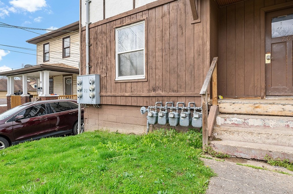 703 &amp 705 Mcgowan Ave, Pittsburgh, PA 15122