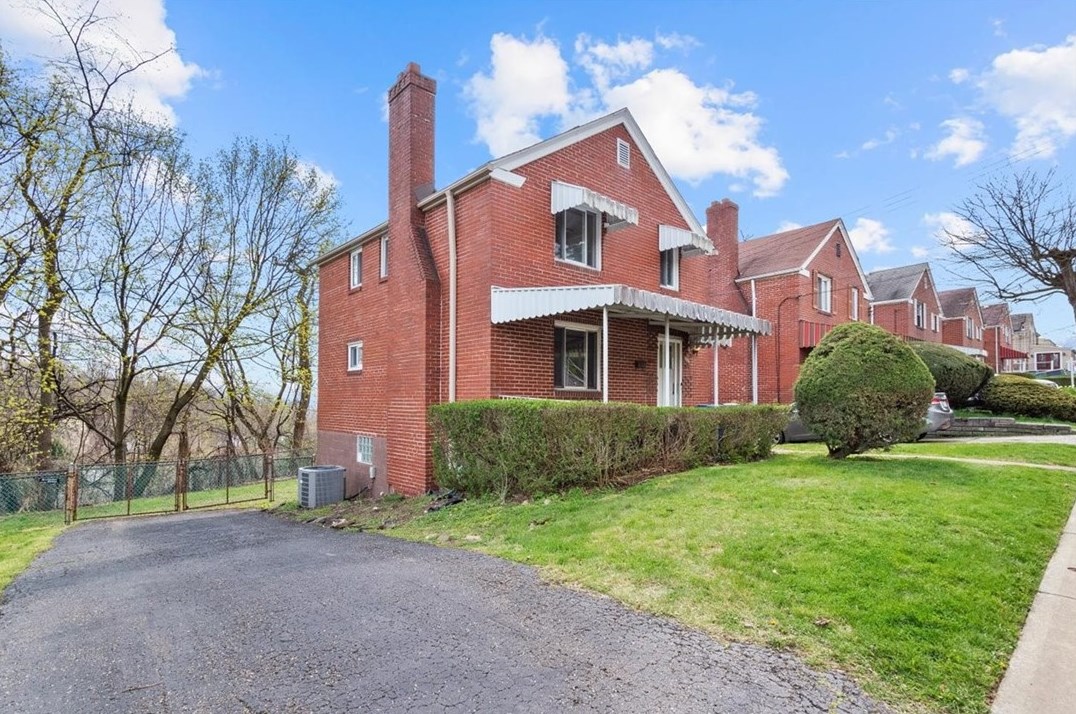 596 Bigelow St, Pittsburgh, PA 15207-1272