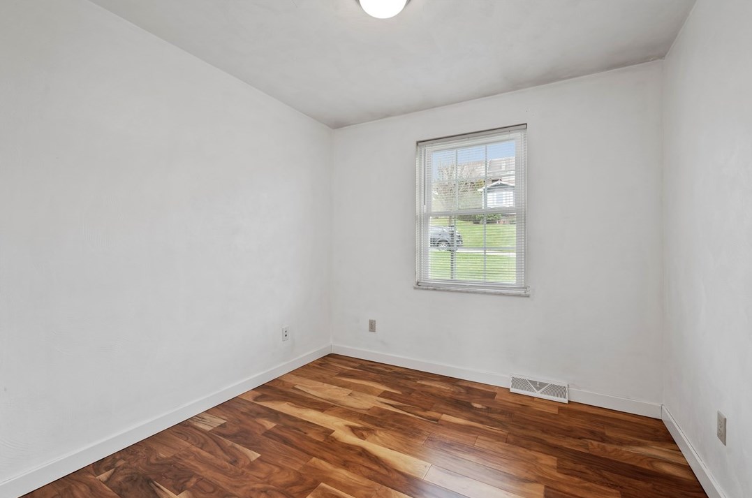 220 Bonita Dr, Greensburg PA  15601-4922 exterior