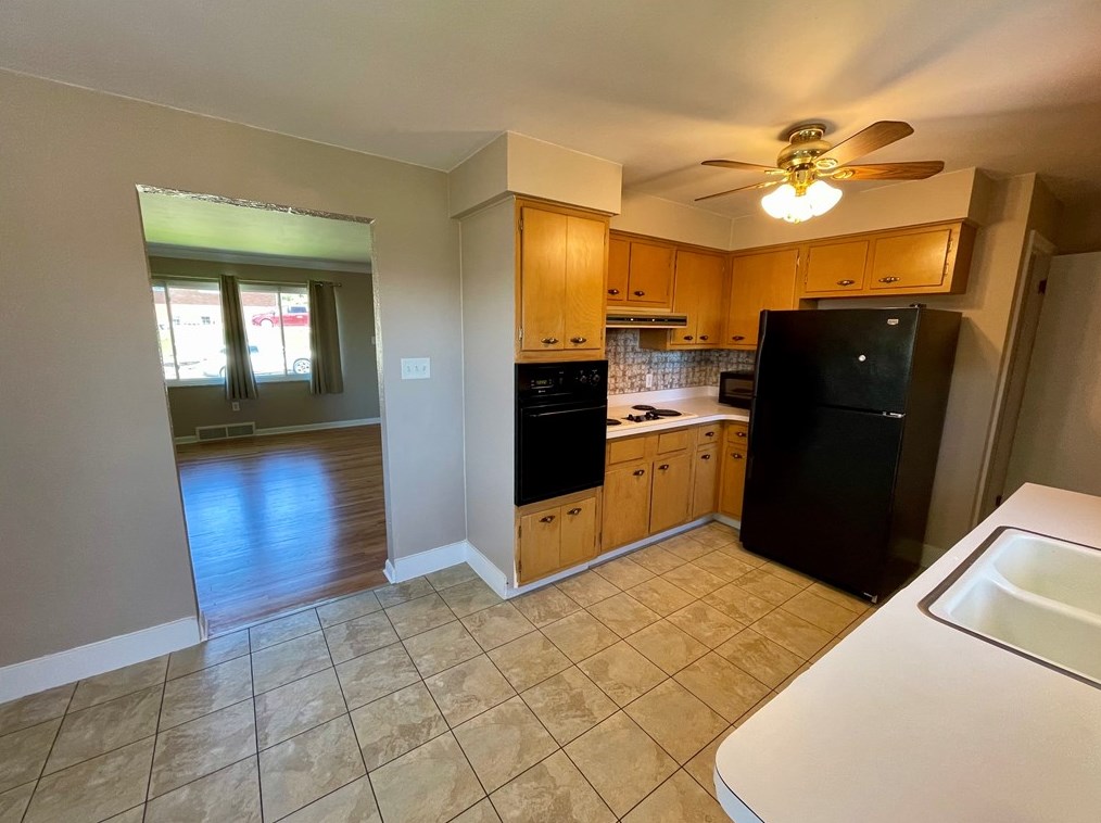 1253 Scenic Dr, Latrobe PA  15650-2735 exterior