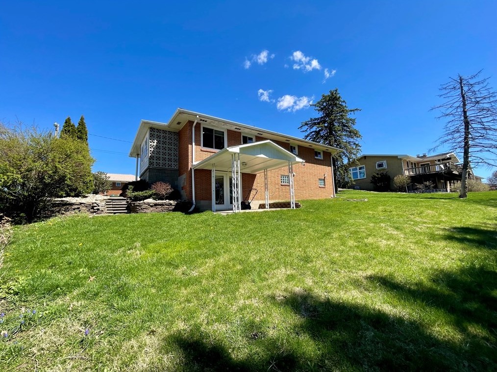 1253 Scenic Dr, Latrobe PA  15650-2735 exterior