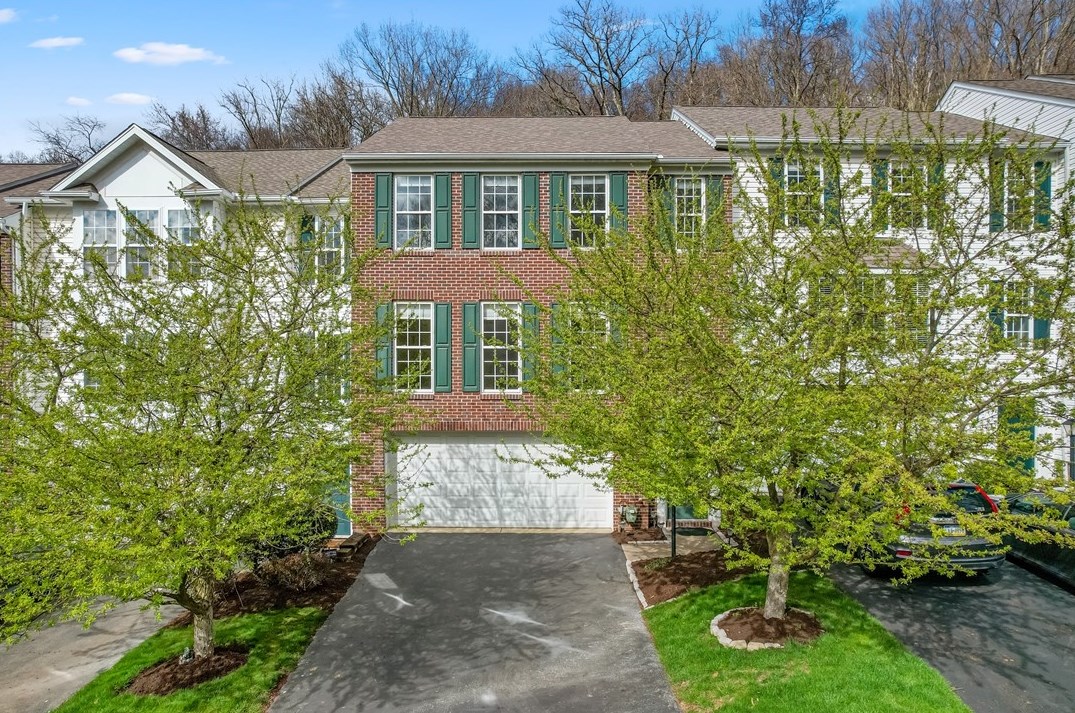 653 E Village Green Blvd, Seven Fields, PA 16046