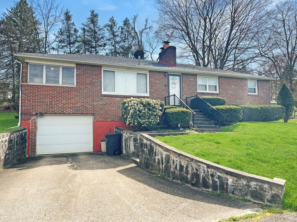 1602 Linden St, New Castle, PA 16101