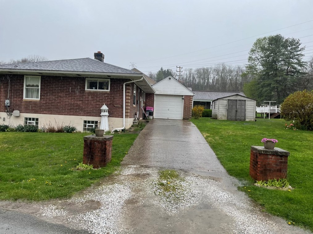 12 Moyer Ave, North Charleroi, PA 15022-1709