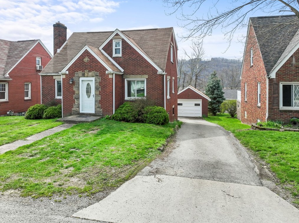 1195 Midland Beaver Rd, Industry, PA 15052-1201