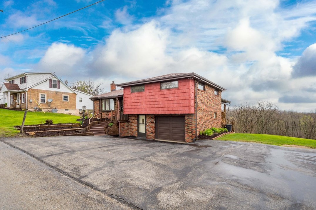 672 Mckee Rd, Washington, PA 15301