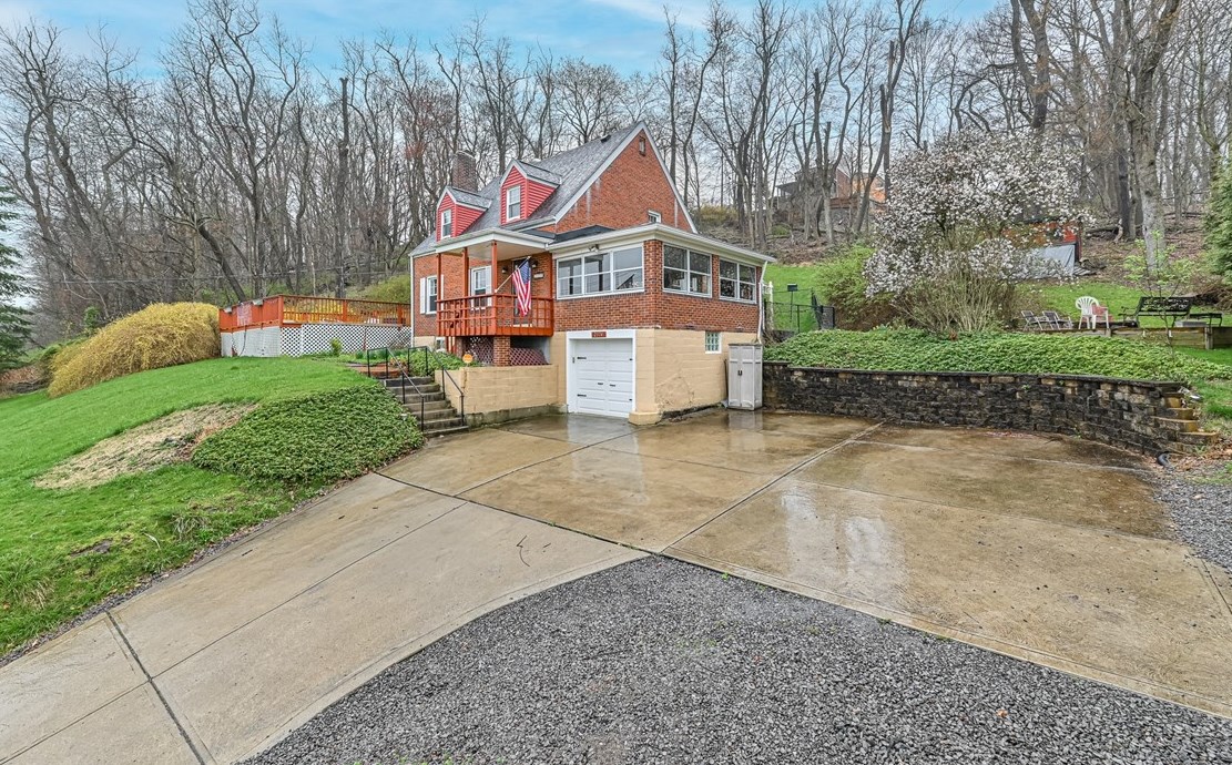 2374 Duncan Ave, Allison Park, PA 15101-2910