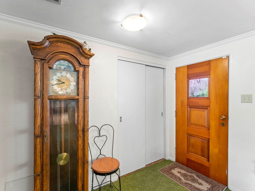 116 Hemlock Dr, Canonsburg, PA 15317
