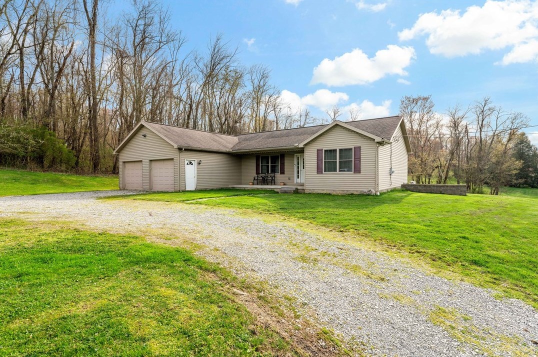 165 Mt East Rd, South Connellsville, PA 15425