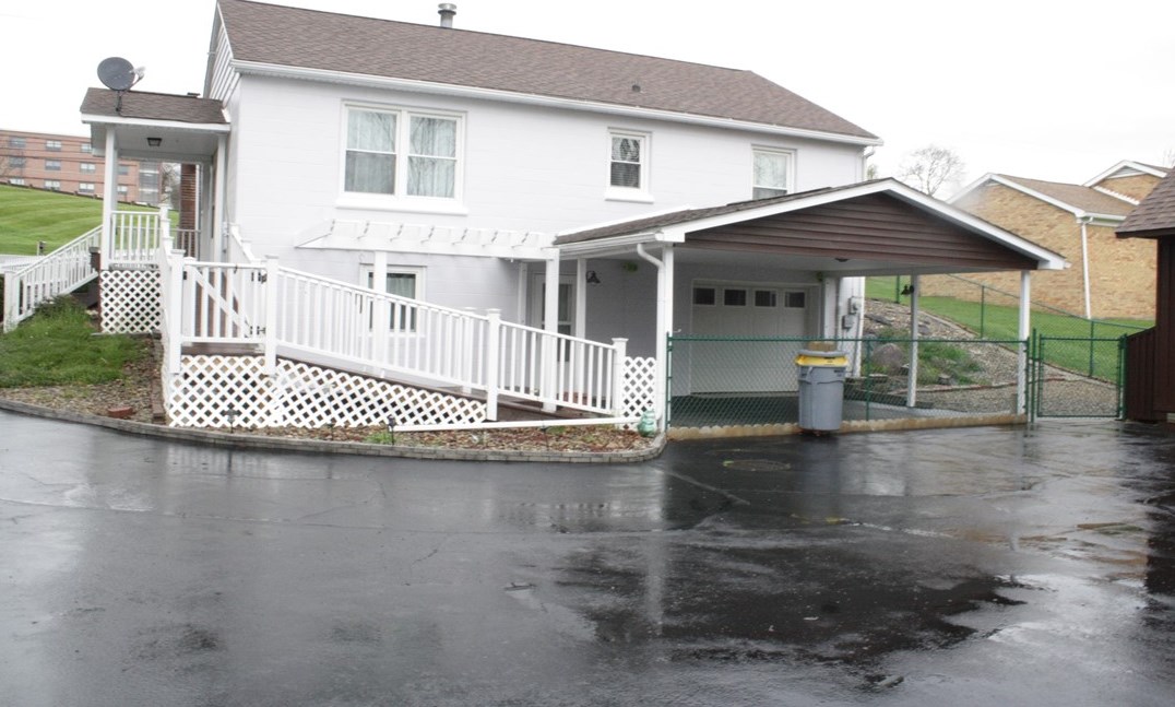 208 Jamestown Rd, Greenville PA  16125-9201 exterior
