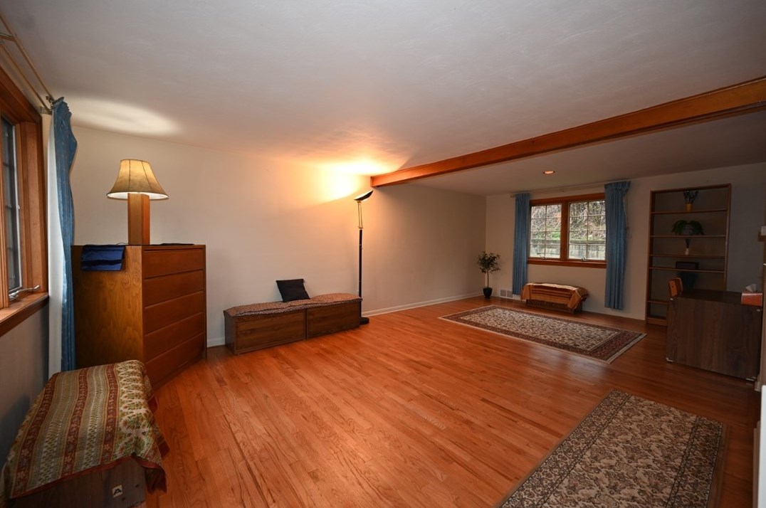 524 Allenby Ave, Pittsburgh, PA 15218-1304