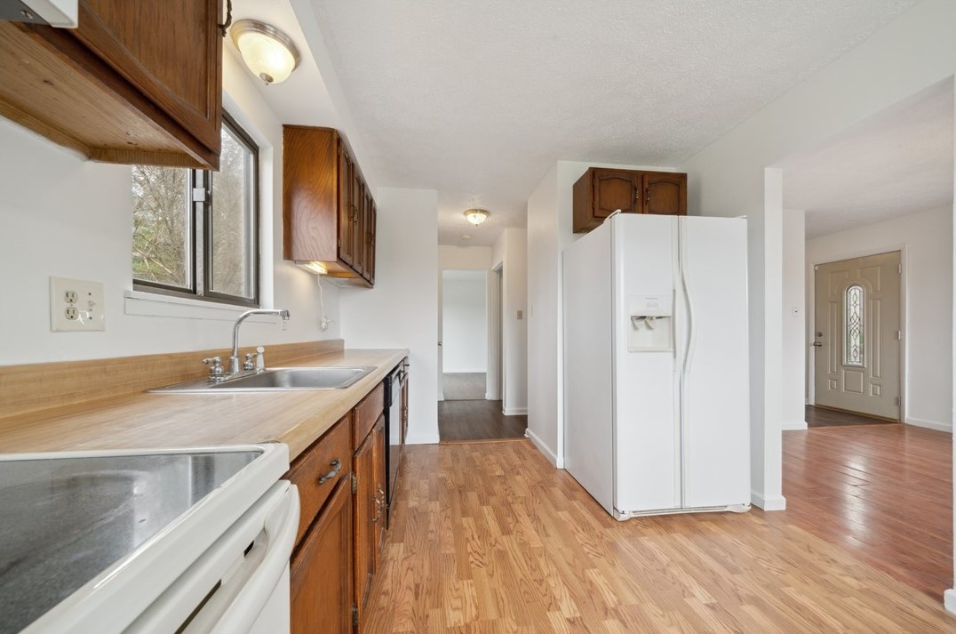 190 Sugar Maple Cir, Washington PA  15301-8319 exterior